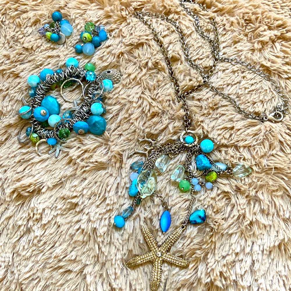 Beautiful ocean themed necklace, earrings and bracelet set